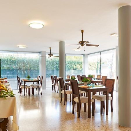 G/Hotel Lignano Ліньяно-Сабб'ядоро Екстер'єр фото